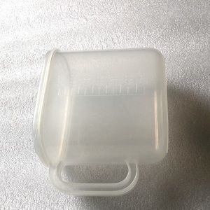 Food storage with flexible seal ware